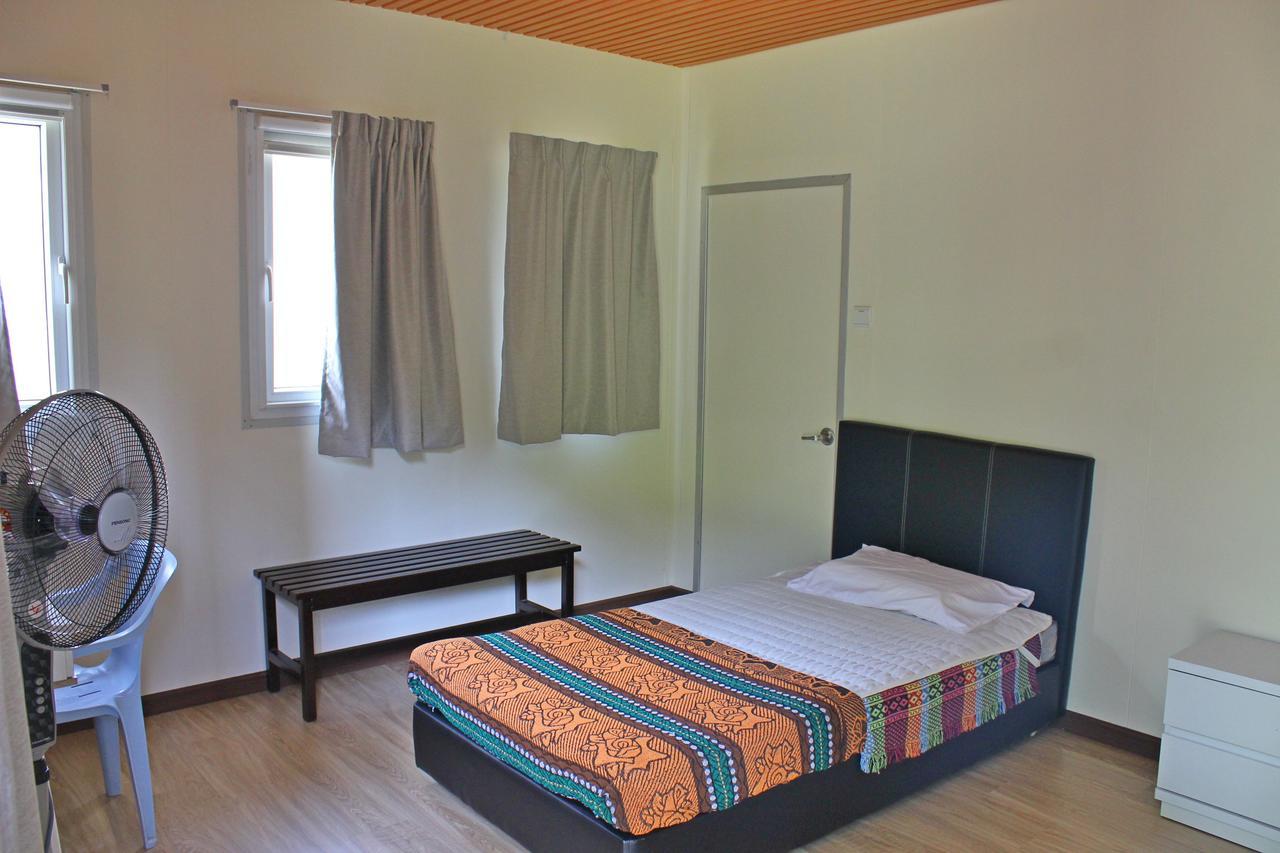 Kiulu Riverside Chalet Tamparuli Екстер'єр фото