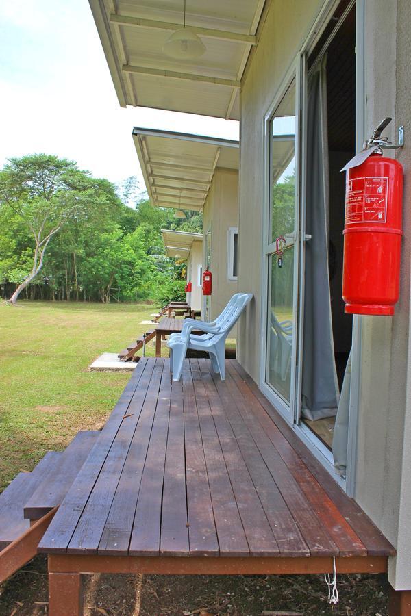Kiulu Riverside Chalet Tamparuli Екстер'єр фото